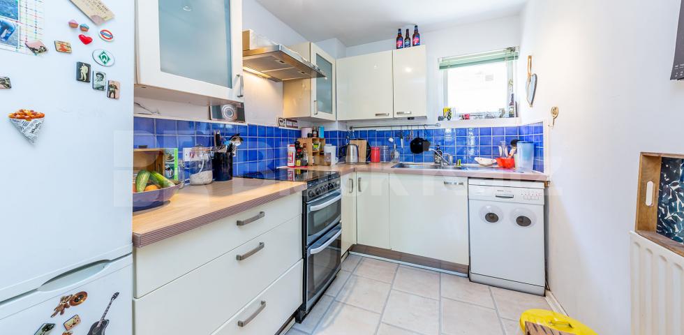 Superb modern two double bedroom flat with a private terrace mins to tube Baynes Street, Camden